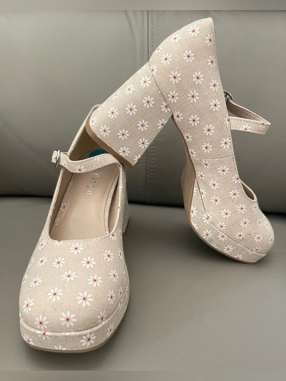 Madden Girl Mantel Floral Daisy Platform Mary Jane Heels - Size 7.5